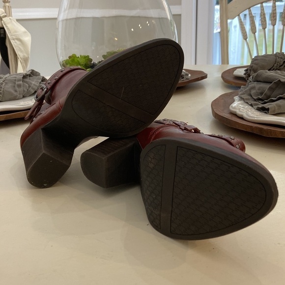 NWOT CIRCUS BY SAM EDELMAN
Monica Studded Bootie
Size 8.5 - Picture 3 of 5